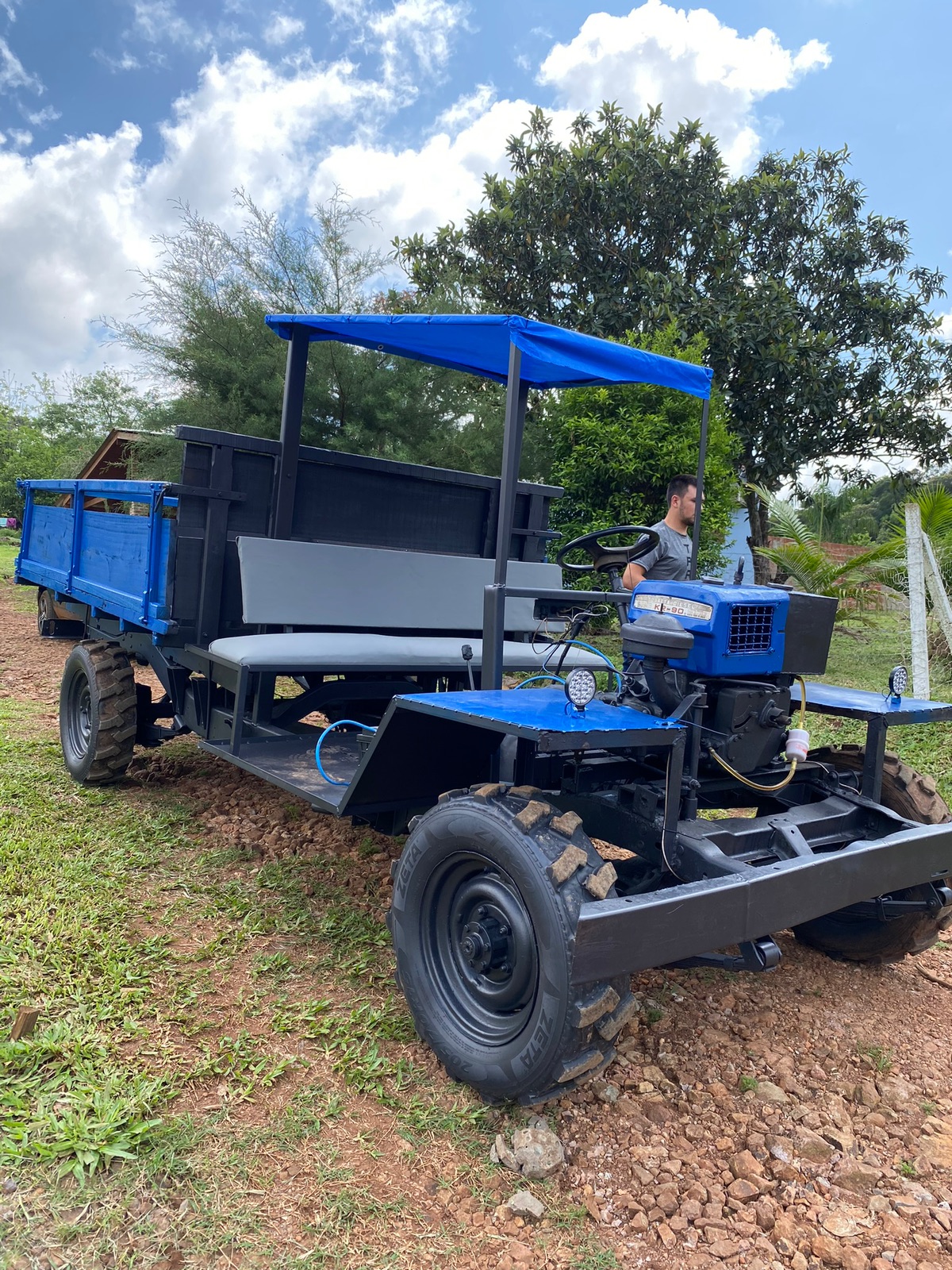 Carreta 4x4 traçada e reduzida 1 pistão diesel